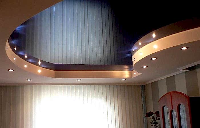 Натяжной зеркальный потолок ПВХ